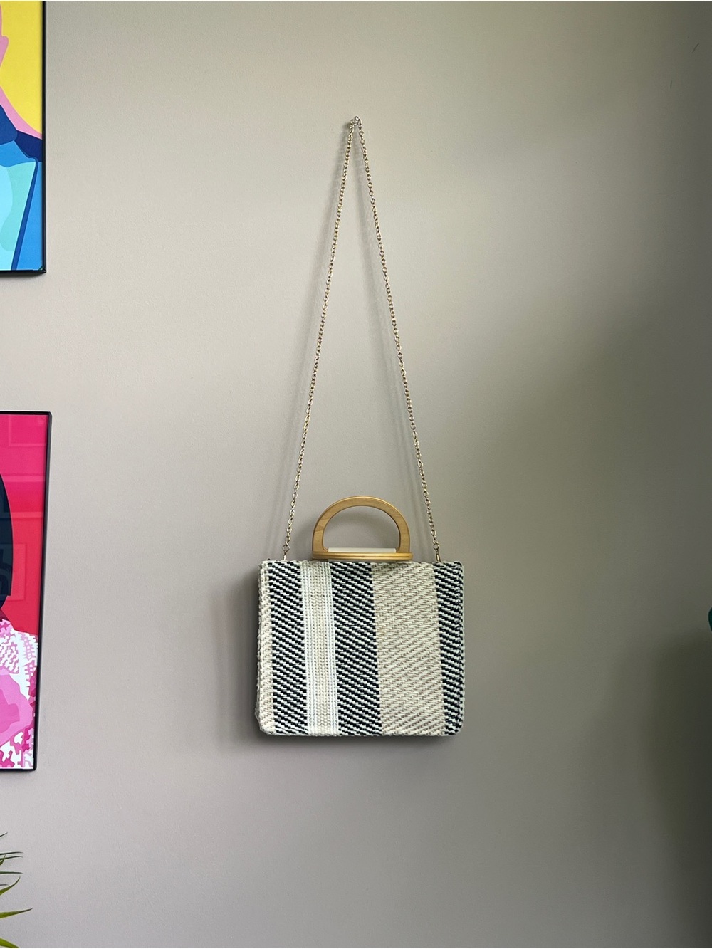 Black & Ivory Woven Straw Box Clutch Crossbody Bag Wooden Handle Gold Chain